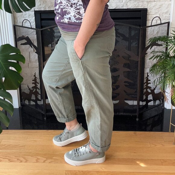 Old Navy Maternity Olive Pants size - Large - Picture 4 of 12